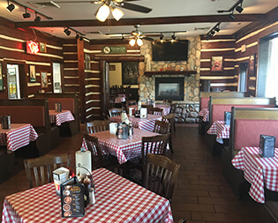 Interior of Famous Dave's Laurel restaurant