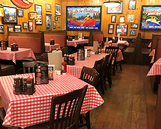 Interior of Famous Dave's Oakton