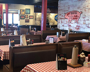 Famous Dave's Woodbridge restaurant, interior